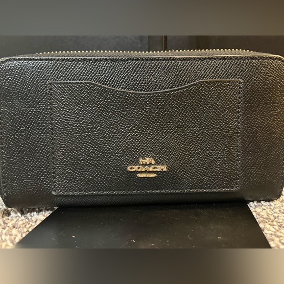 COACH ACCORDION ZIP WALLET IN CROSSGRAIN LEATHER - Picture 4 of 12